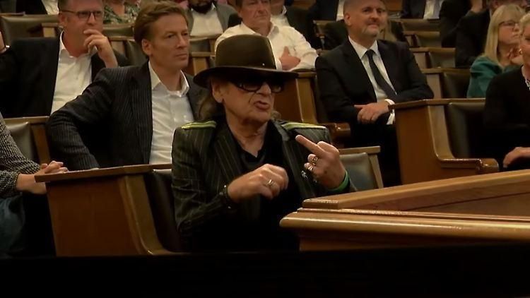 die-brandmauer-br-ckelt-afd-watch-hamburg